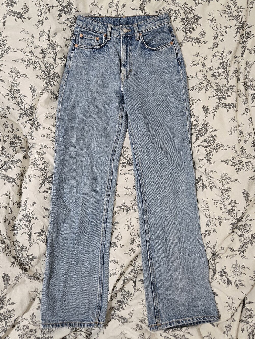 Weekday Vintage High-Waisted Straight-Leg Jean